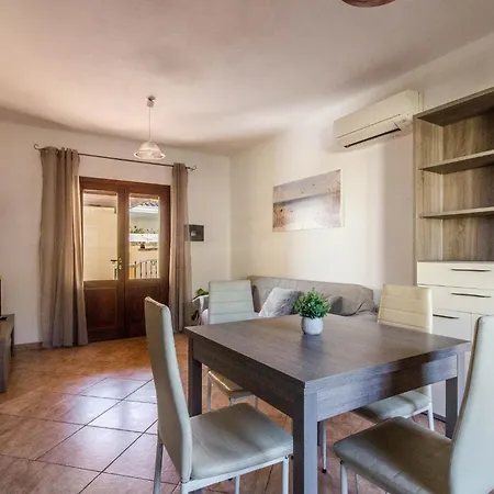 Guesthost - La Rosa Dei Venti Flats With Veranda * Olbia